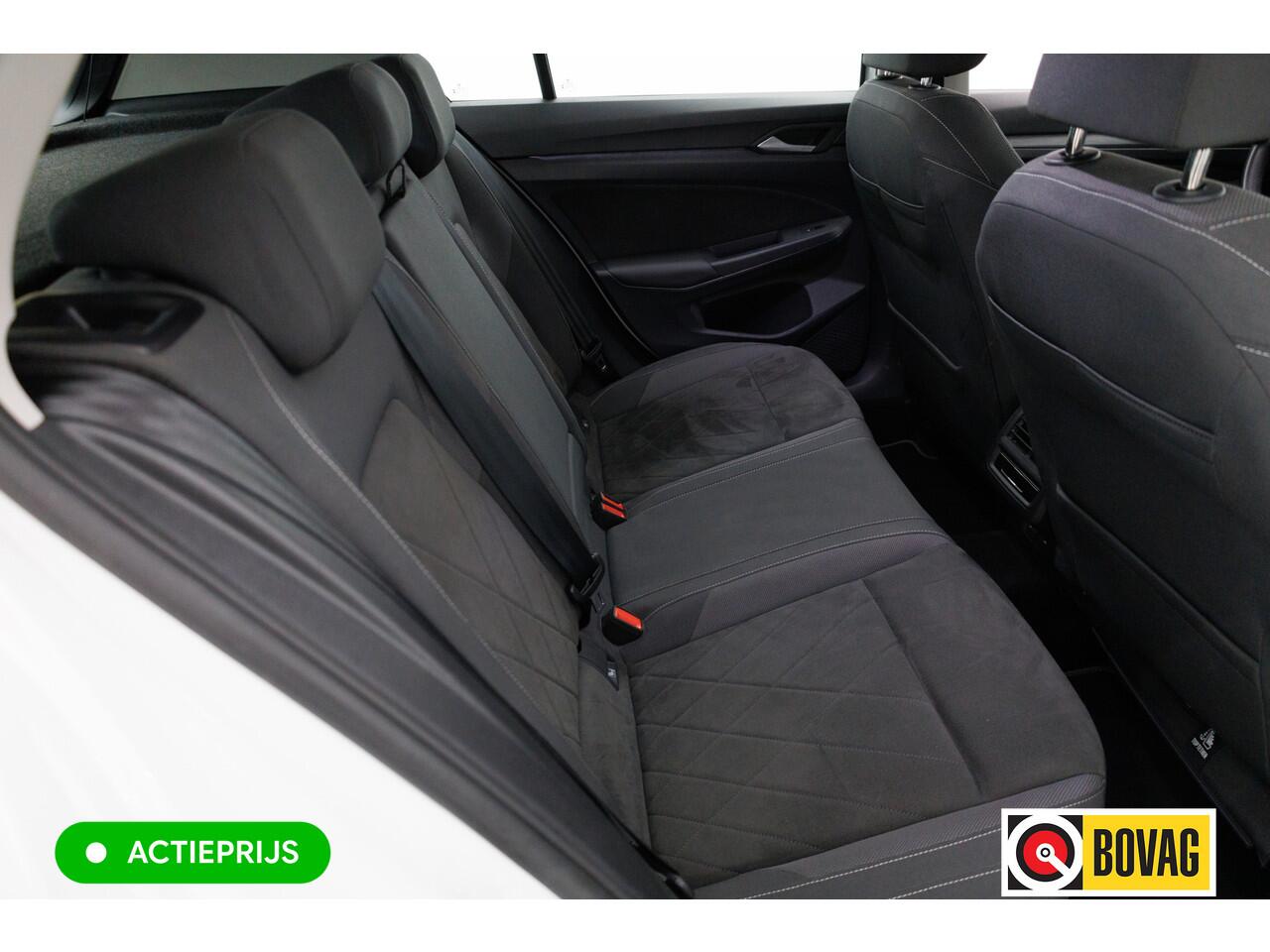 Volkswagen GOLF 1.4 eHybrid 204 PK | Camera | Elec. Ergo best. stoel met geheugen en massage | Adap.Cruise, Travelassist, Navigatie, App. connect, IQ Led