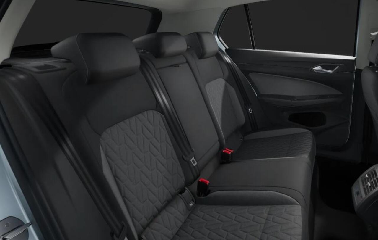 Volkswagen GOLF 1.5 eHybrid Life Edition !!!Profiteer ook van 4.000 euro inruilpremie!!!