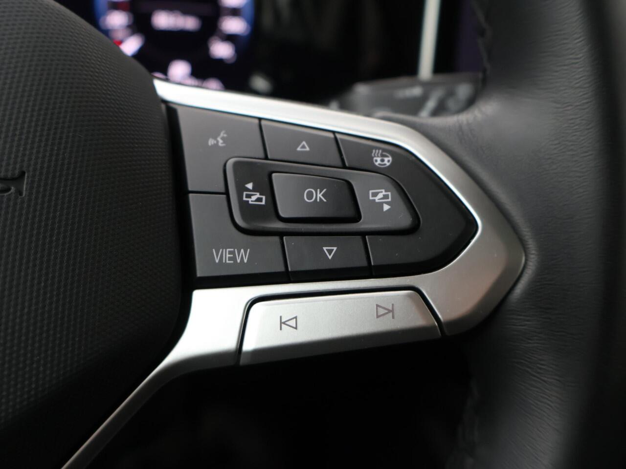 Volkswagen GOLF 1.5 eHybrid Life Edition | 204 PK | Automaat | Panoramadak | Achteruitrij camera | Actieve Cruisecontrol |