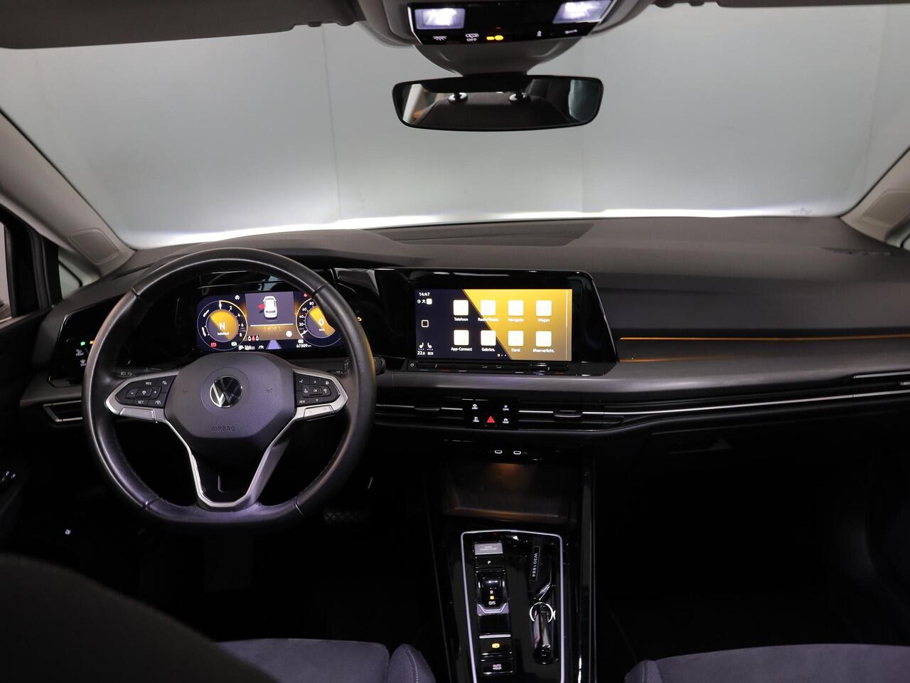 Volkswagen GOLF 1.4 eHybrid Style 204 pk Automaat (DSG) | Navigatie | Parkeersensoren | Autom. airco (3 zones) | Stoelverwarming | LED koplampen |