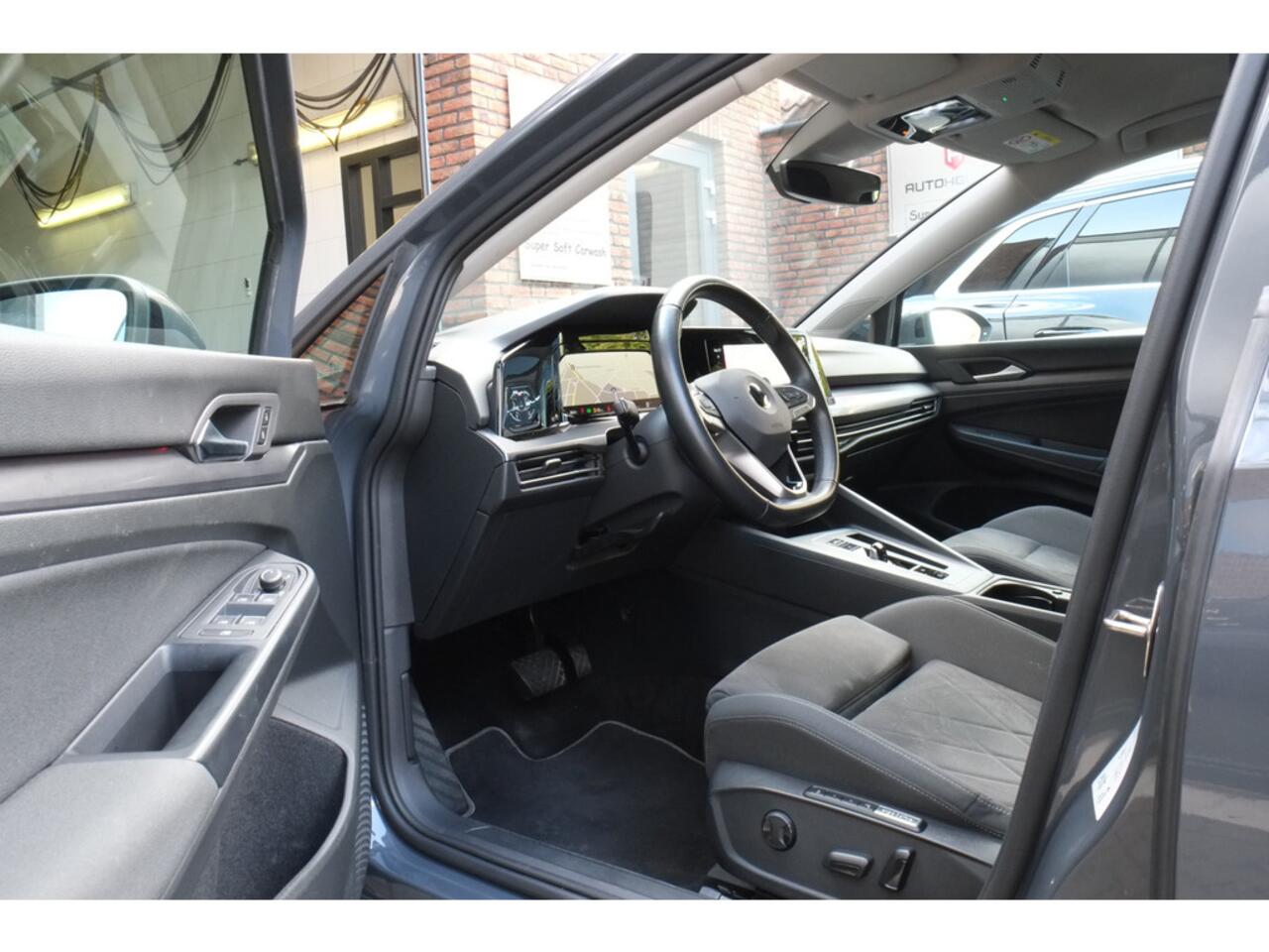 Volkswagen GOLF 1.5 eTSI Style AUT Trekhaak, Achteruitrijcamera, Navigatie, ACC,