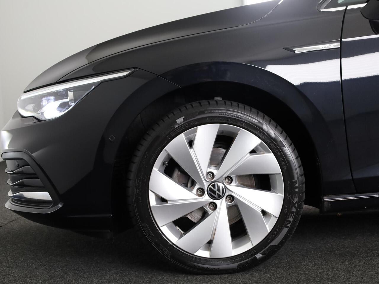 Volkswagen GOLF Variant 1.5 TSI Style 150 pk | Navigatie via App | Panoramadak | Parkeersensoren (Park assist) | Stoelverwarming | Apple Carplay/Android Auto |