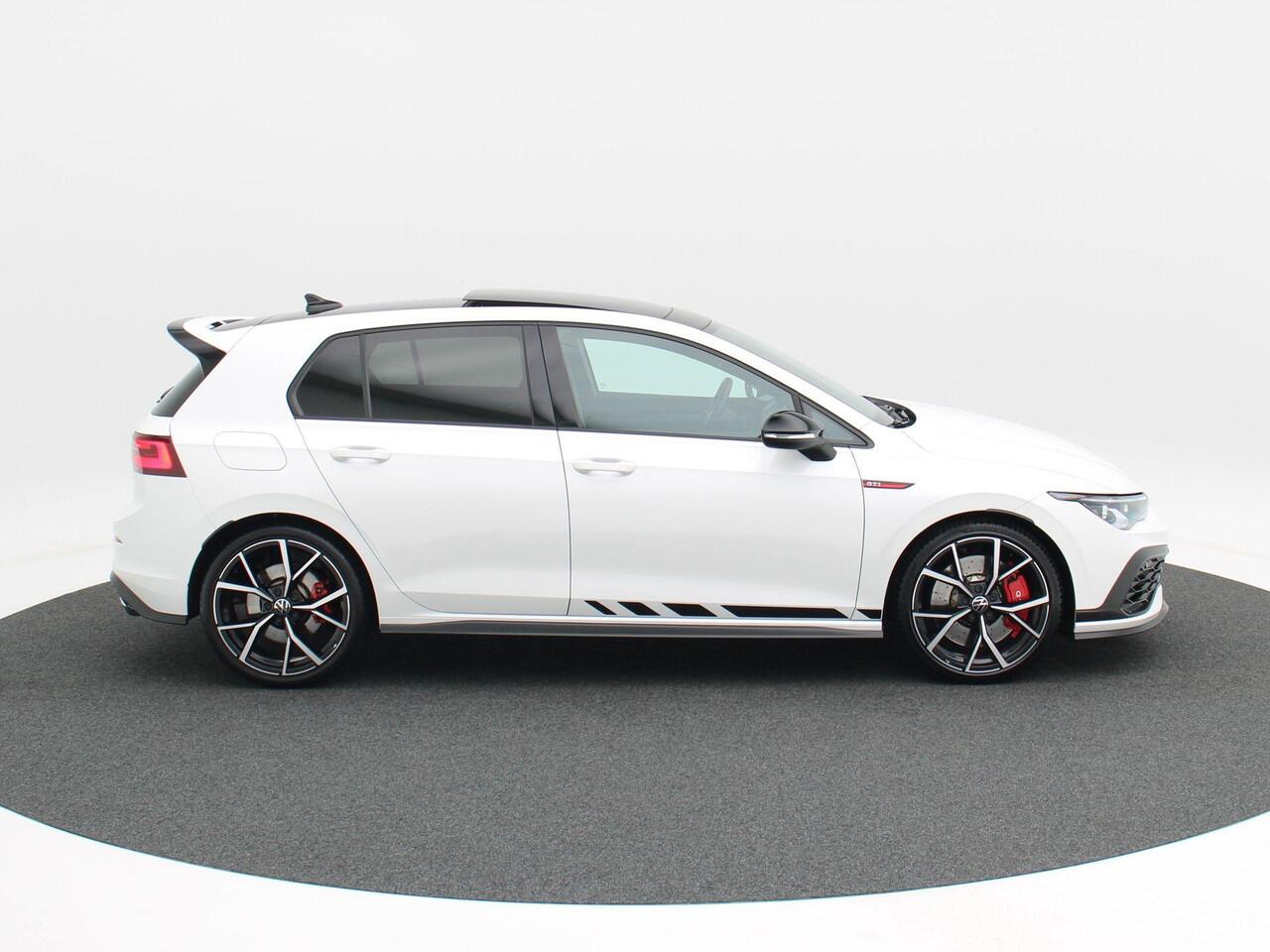 Volkswagen GOLF 2.0 TSi 300 Pk GTi Automaat Clubsport | Panorama Dak | Camera | Digitale Cockpit | Leer/Alcantara | Full Led | Navigatie | 19 Inch | 31.192 Km!!