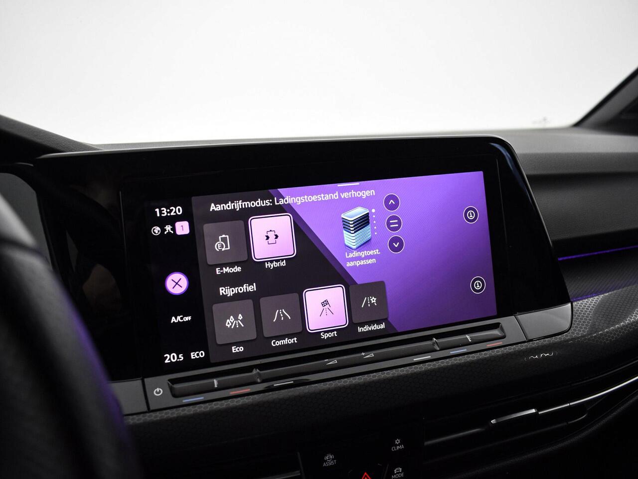 Volkswagen GOLF 1.4 245pk eHybrid GTE · Apple/Android Car Play · Navigatie · Sfeerverlichting · P-Sensoren · 17'' Inch · Garantie t/m 20-01-2027 of 100.000km