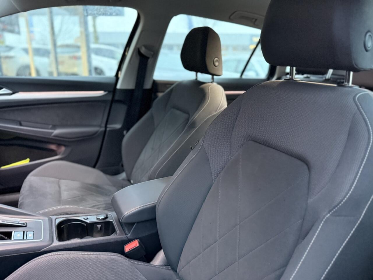 Volkswagen GOLF Variant 1.5 eTSI Life Business | Virtual | Navigatie