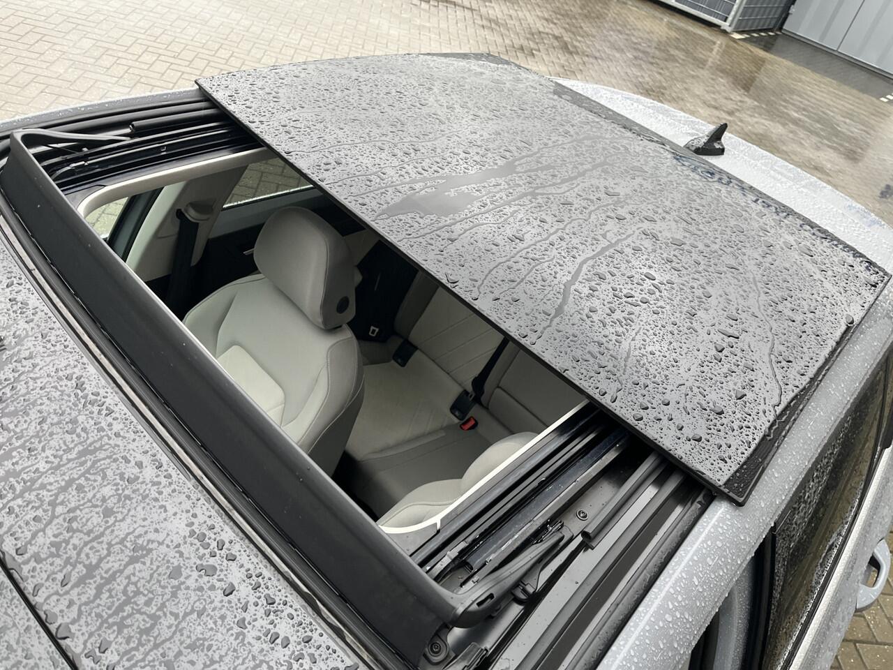 Volkswagen GOLF 1.4 eHybrid 204PK DSGStyle / Panoramadak / Memory Seats & Stoelverwarming / IQ LED / App-Connect / Trekhaak / Camera