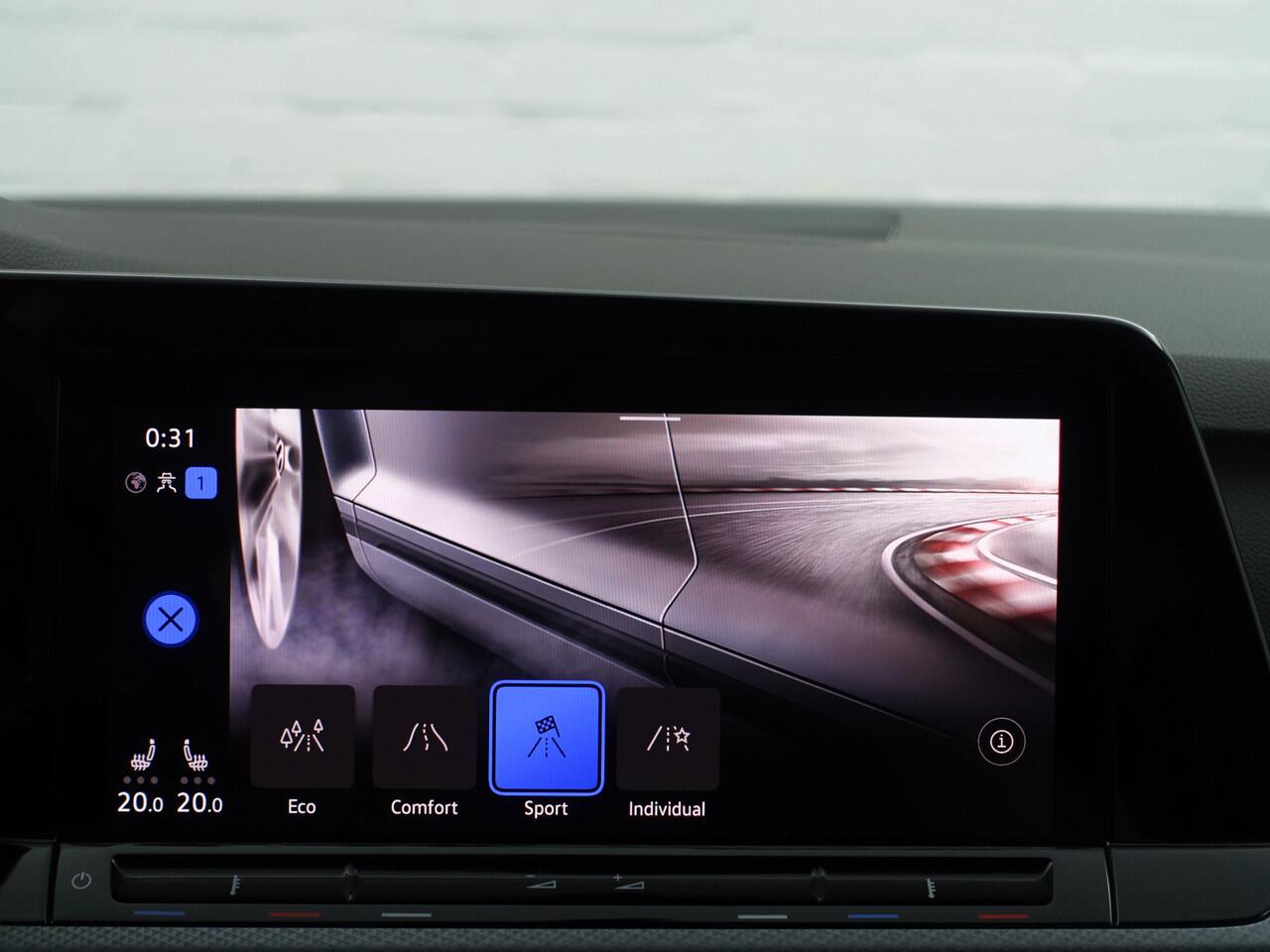 Volkswagen GOLF 1.5 TSI 24dkm, Sfeerverlichting, CarPlay, Android Auto, Keyless, Dynamic Select, IQ Led, Privacy Glass