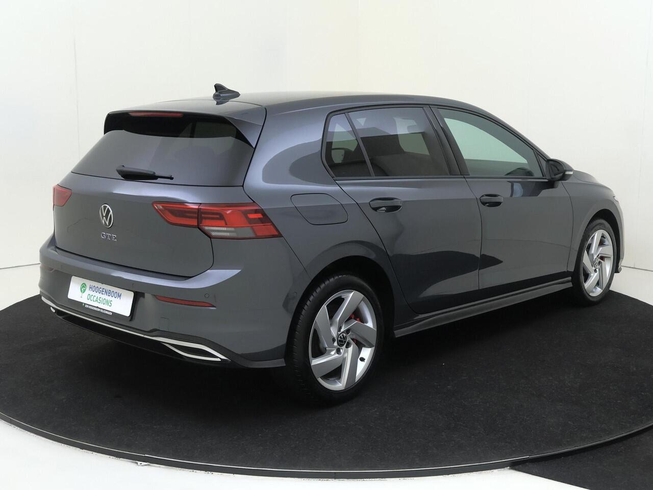 Volkswagen GOLF 1.4 eHybrid GTE | SoH 97% | Adaptieve cruise control | Achteruitrijcamera | Parkeerassistent | 3-zone airco | Dodehoek detectie | Keyless | Stoel- en stuurwielverwarming | Electronic climate control | CarPlay |