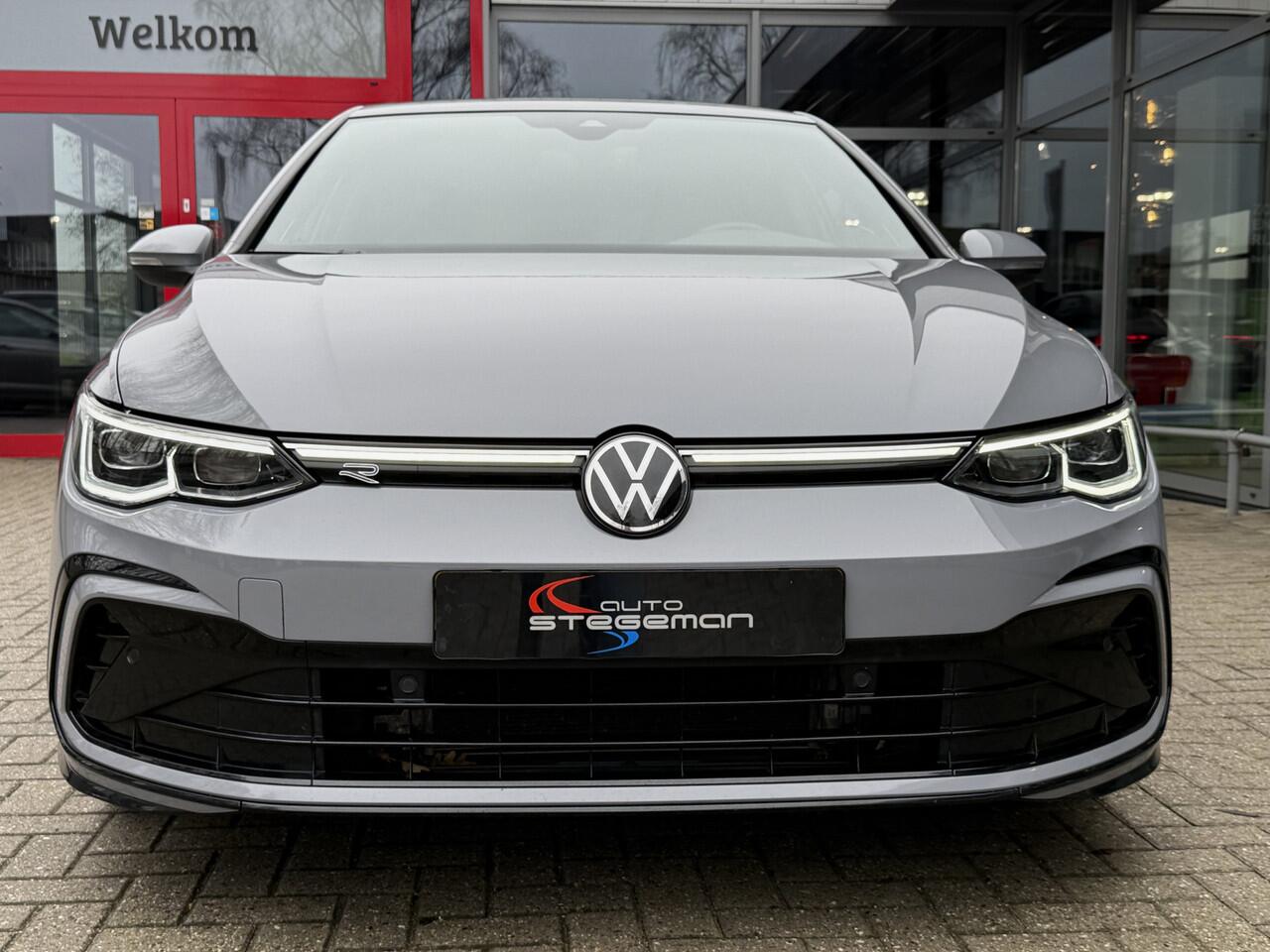 Volkswagen GOLF 1.5 eTSI AUT. *!* 2x R-LINE *!* PANODAK/ IQ LED/ RADAR/ 18 INCH/ CAMERA *!*