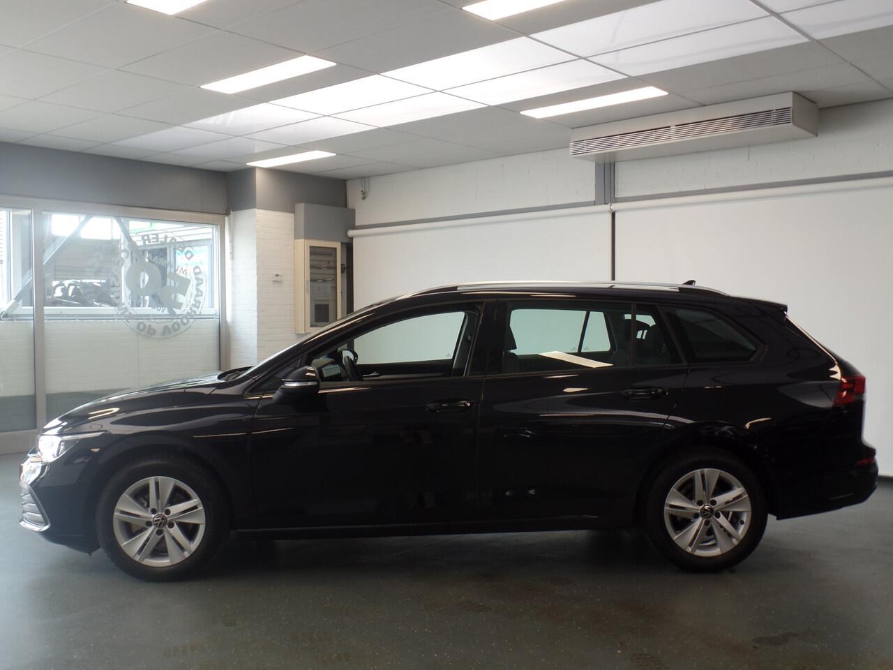 Volkswagen GOLF Variant 1.0 eTSI Life Business Automaat, Navigatie, Clima controle, Cruise controle, Alcantara bekleding, Stuurverwarming, Stoelverwarming, Massage stoel, Xenon, Elek ramen, Pdc V/A, Lm velgen 16'', Zeer compleet, Neder Bovag afleverpakket 695,-