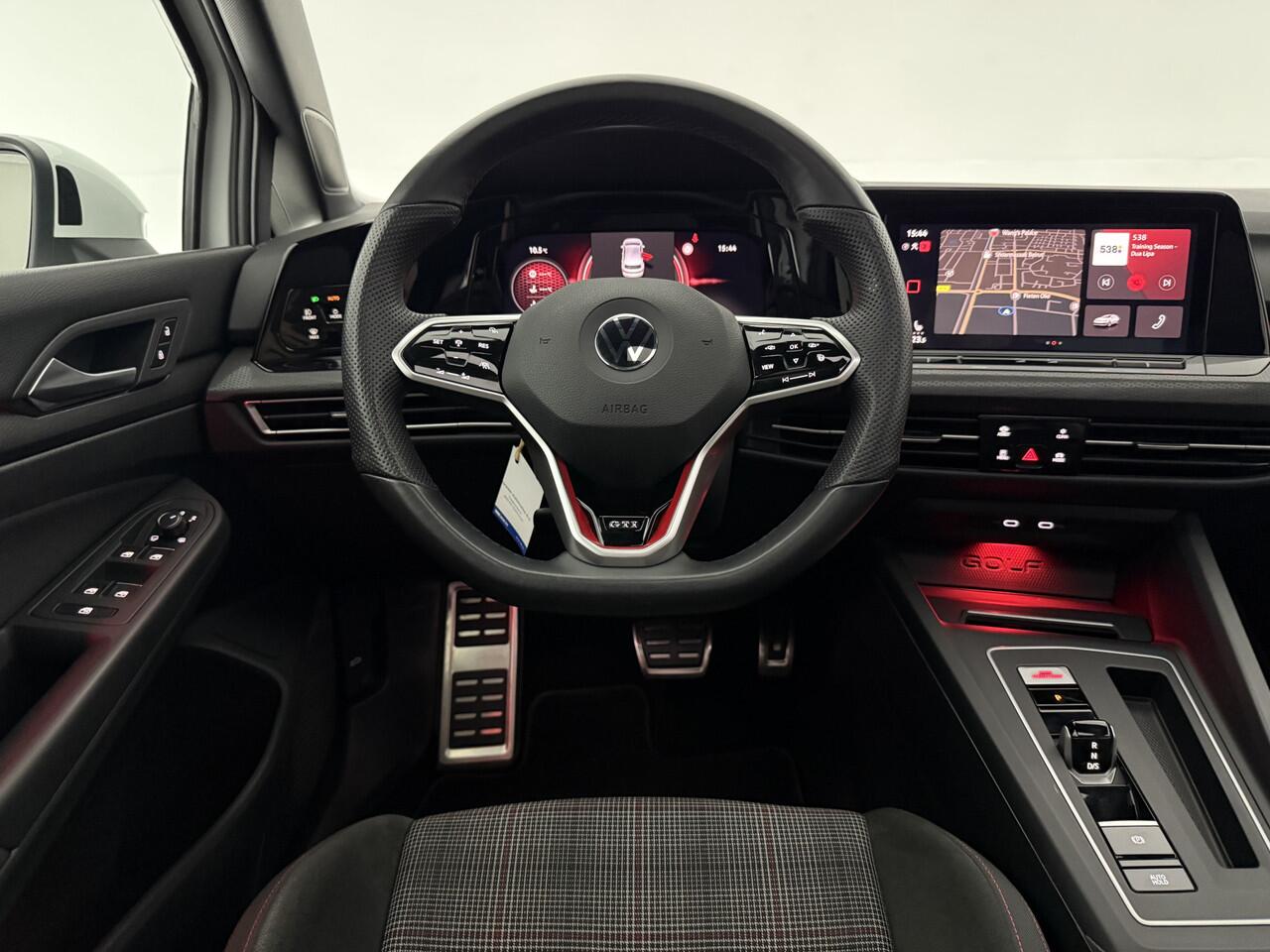 Volkswagen GOLF 2.0 TSI GTI 245PK | Pano | Sfeer | Virtual | Stoel/Stuur verw. | Adap. Cruise | Camera | Navi