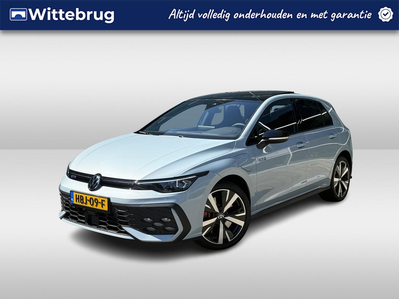 Volkswagen GOLF 1.5 eHybrid GTE / Panoramadak / IQ.Light / Dodehoeksensoren / Black Style / 18'' LMV