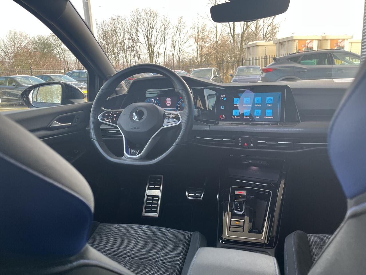 Volkswagen GOLF 1.4 245pk DSG eHybrid GTE / Panorama dak / IQ Led / Camera / Standkachel / Stuur & Stoelverwarming / 17'' LMV