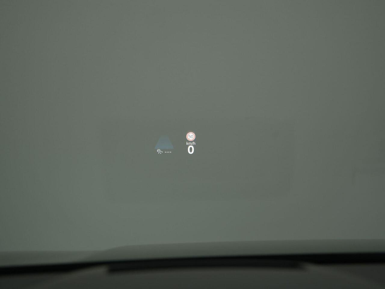 Volkswagen GOLF 1.5 eTSI 150 pk DSG R-Line Edition | Panoramadak | IQ Light | Head-up display | Adaptive Cruise | Stoelverwarming | 18 inch