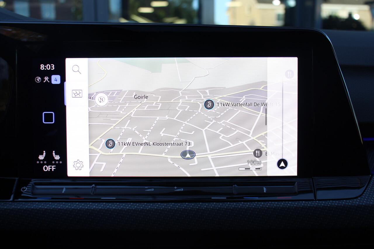 Volkswagen GOLF 1.5 eTSI R-Line Edition Navi/Camera/Keyless/Harman Kardon/Head-up/Sfeerverlichting/IQ/Matrix/Panoramadak/H-leder/18Inch