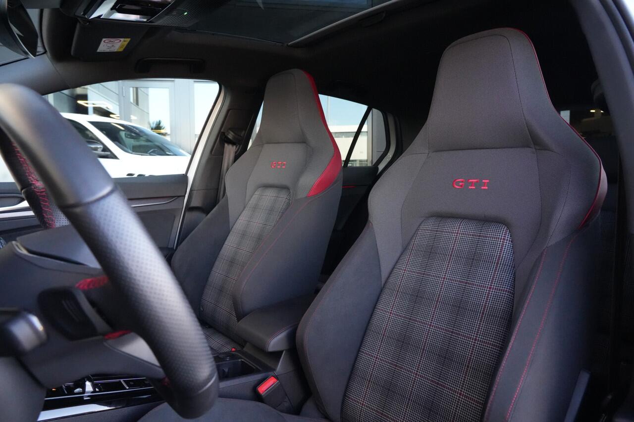 Volkswagen GOLF 2.0 TSI GTI 265pk Panoramadak/HarmanKardon/Camera