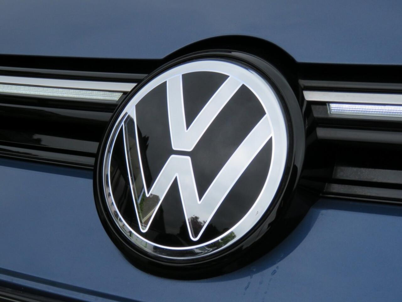 Volkswagen GOLF 1.5 eTSI 150PK DSG-aut. Edition 50 FACELIFT / Open dak / Veel opties / FABIEKS garantie