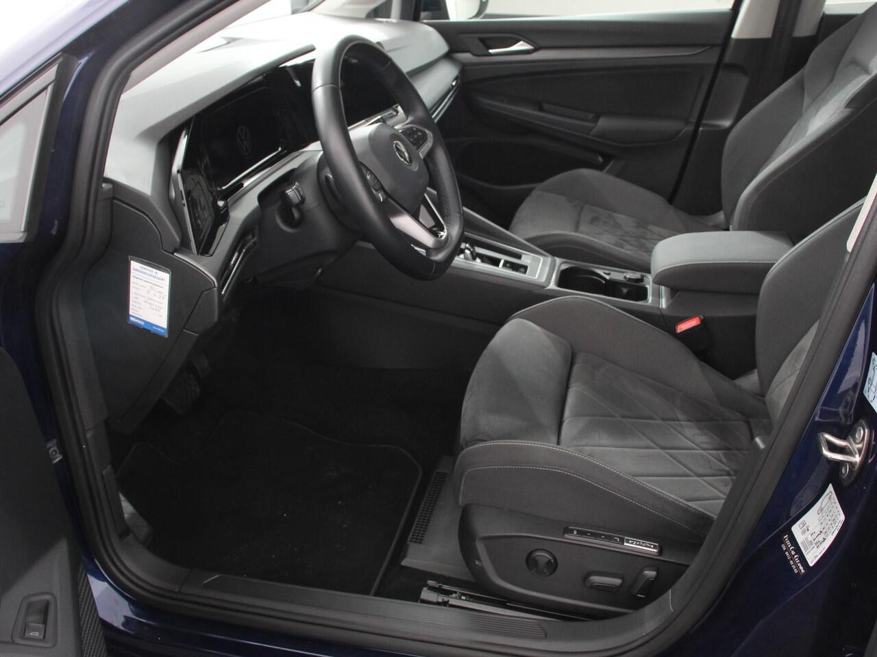 Volkswagen GOLF Variant 1.5 eTSI 150pk DSG Style | Navigatie | Climate Control | Camera | Parkeer Sensoren | Adaptive Cruise control | Achterklep electrisch bedienbaar | Stoelverwarming