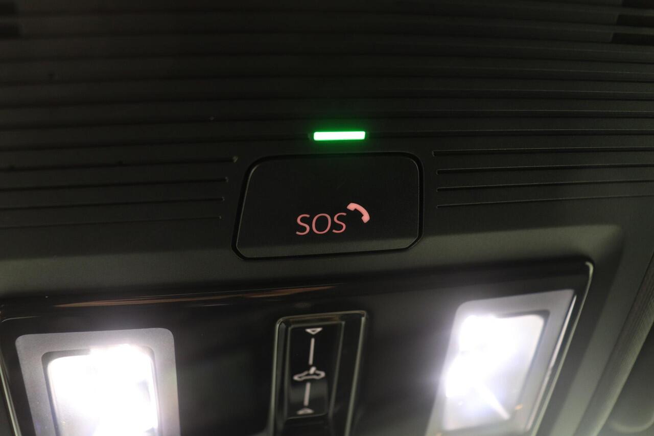 Volkswagen GOLF 8 GTI 2.0 TSI GTI | Clubsport | 300Pk! | Panoramadak | 19 Inch | ACC | Getint Glas | Apple Carplay | Stoelverwarming