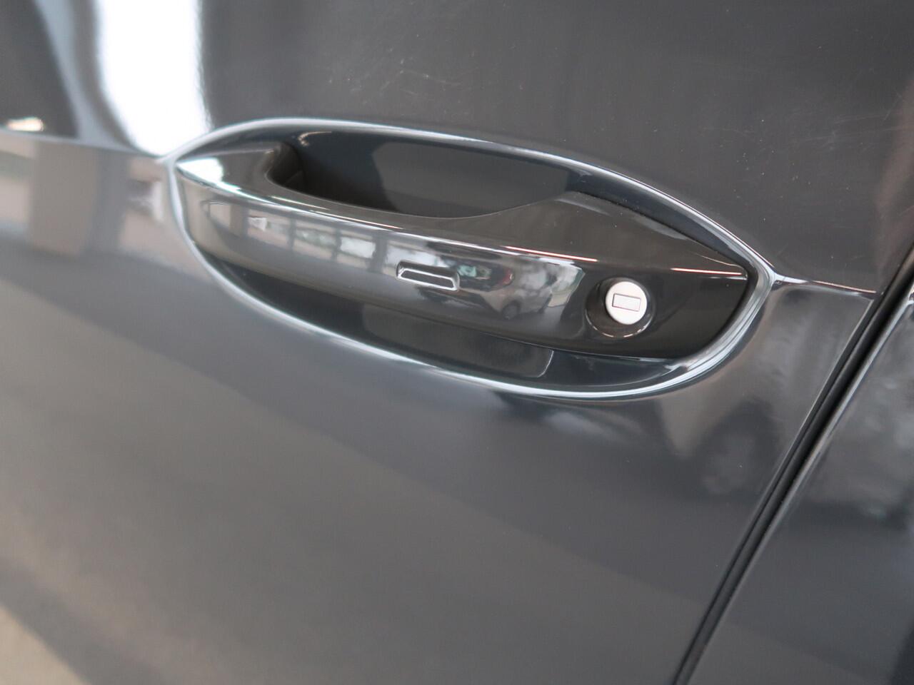 Volkswagen GOLF 1.0 eTSi 110pk DSG Life 5-drs. CAMERA/KEYLESS/WINTERPACK/CARPLAY/17INCH