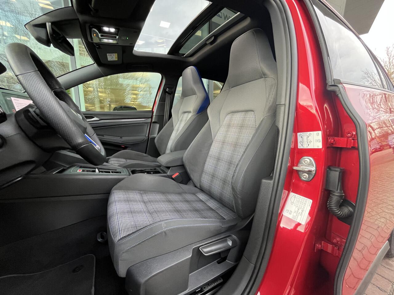 Volkswagen GOLF 1.4 eHybrid 245pk DSG GTE / Panorama dak / Head up display / Standkachel / Camera / Stuur & Stoelverwarming / 18'' LMV