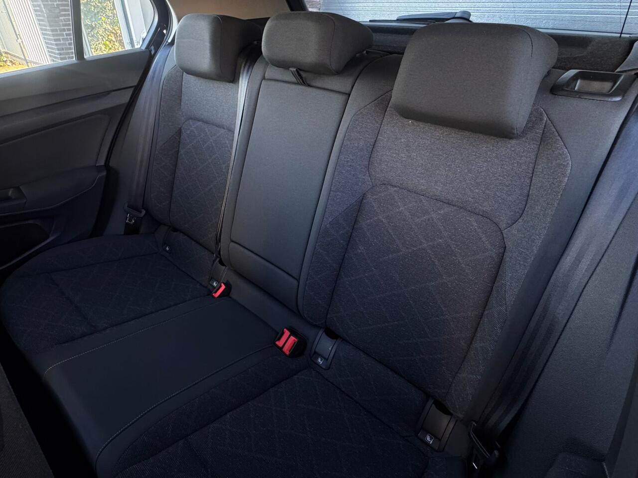 Volkswagen GOLF 1.0 eTSI Automaat Life Apple-Carplay *NL-AUTO*