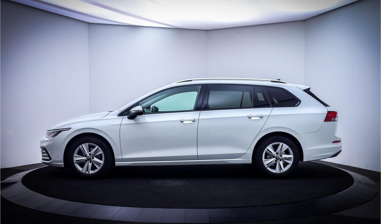 Volkswagen GOLF Variant 1.0TSI LIFE LED | CAMERA | STUUR+STOELVERW | CARPLAY | ACC | DAB | CLIMA | TREKHAAK | PDC V+A | LMV