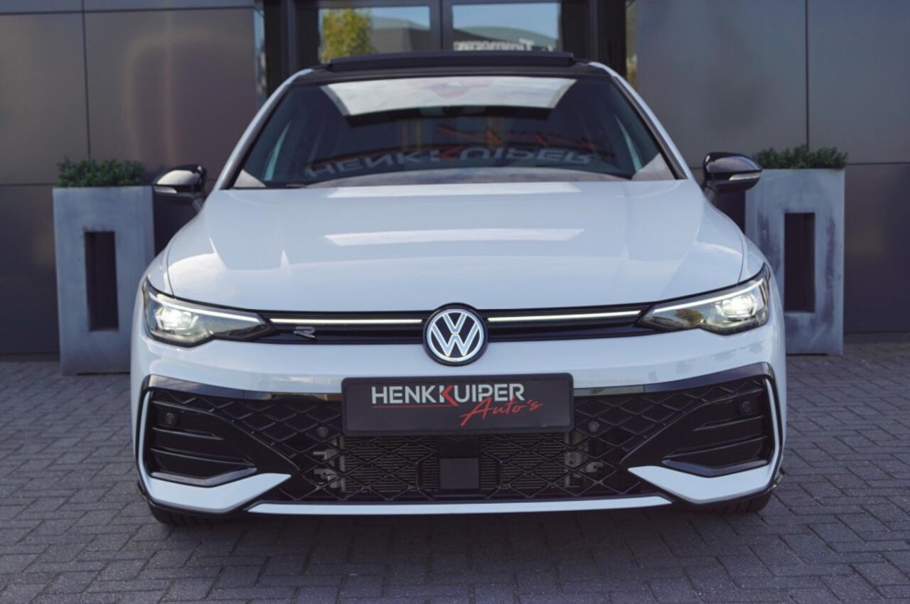 Volkswagen GOLF R-line 1.5 eTSI 150pk DSG facelift Black style/Panodak /Camera /IQ Matrix LED /Head-up