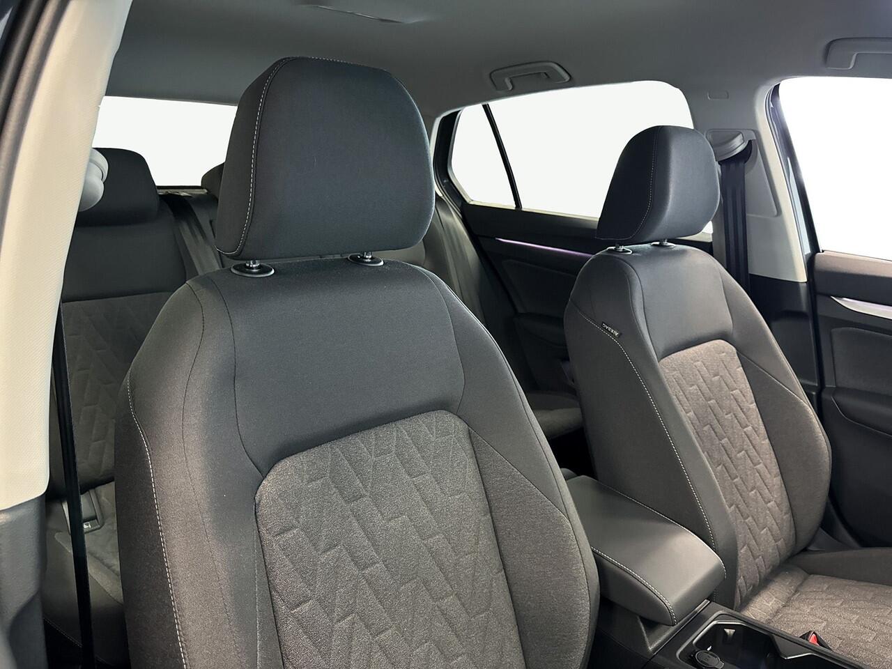 Volkswagen GOLF 1.5 116pk TSI Life Edition Carplay / Lendesteun / Stoel Verwarming