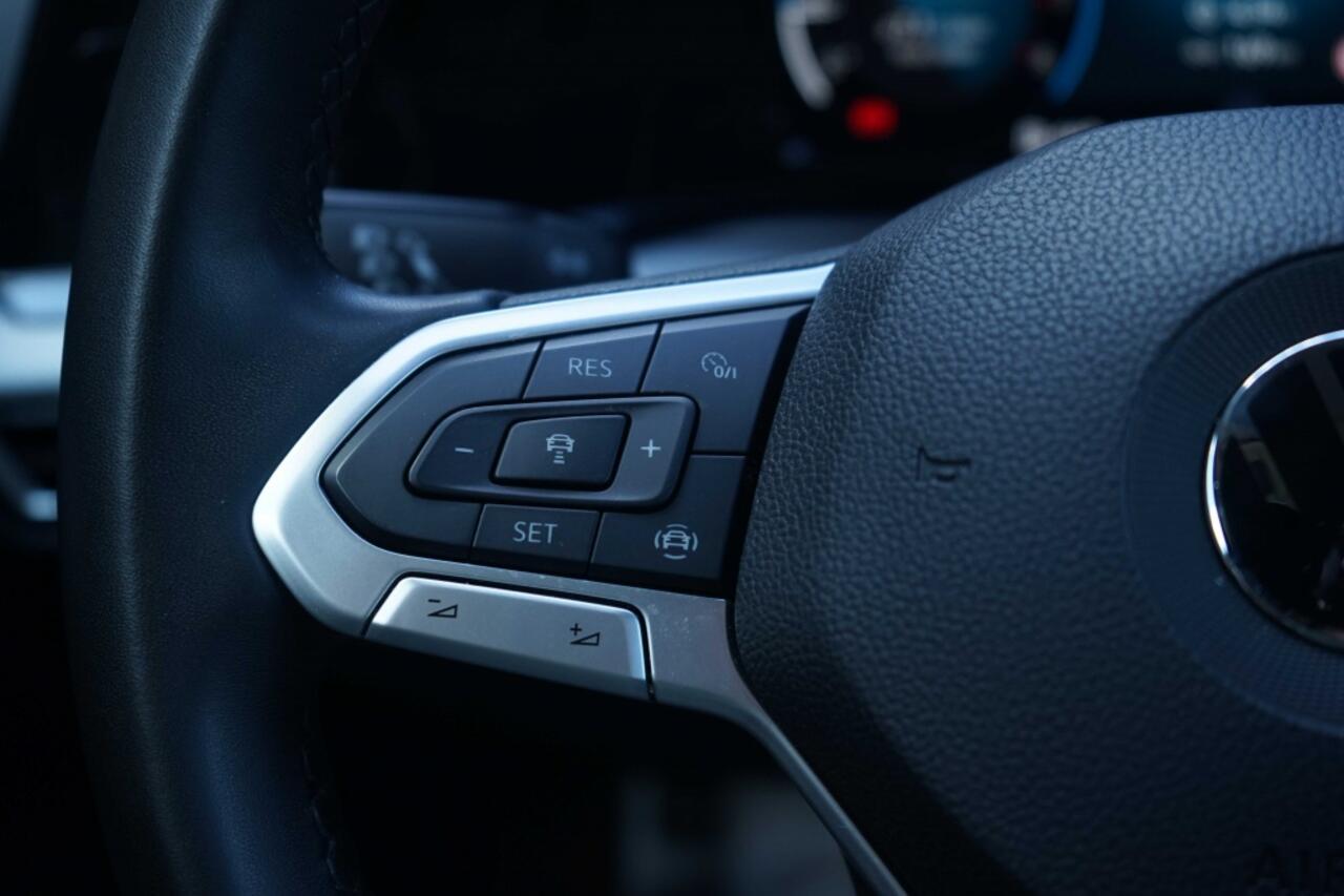 Volkswagen GOLF VIII 1.0 TSI Active