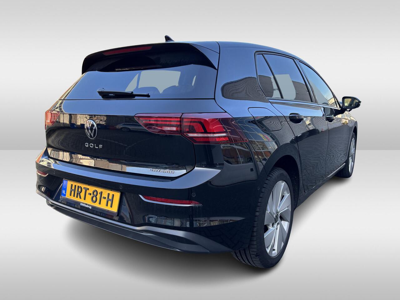 Volkswagen GOLF 1.5 eHybrid 204 pk Life Edition Comfort DSG Automaat App-Connect Wireless / Achteruitrijcamera / Parkeerassistent 'Park Assist Pro' incl. parkeerhulp Fabrieksgarantie tot 18-09-2029 of 100000 km