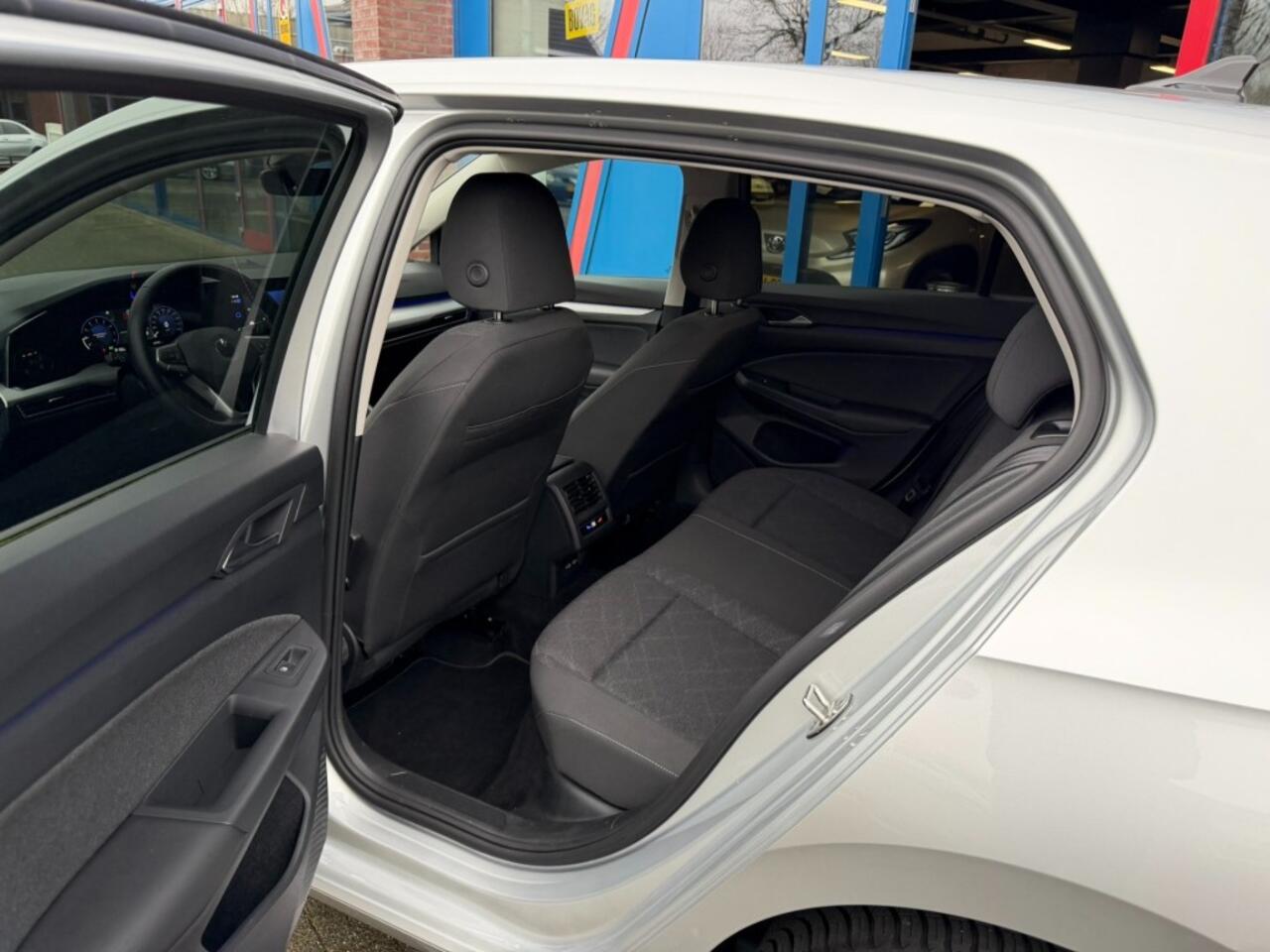 Volkswagen GOLF 1.0 eTSi Navi Carplay Virtueel Cockpit Led Airco(ECC)