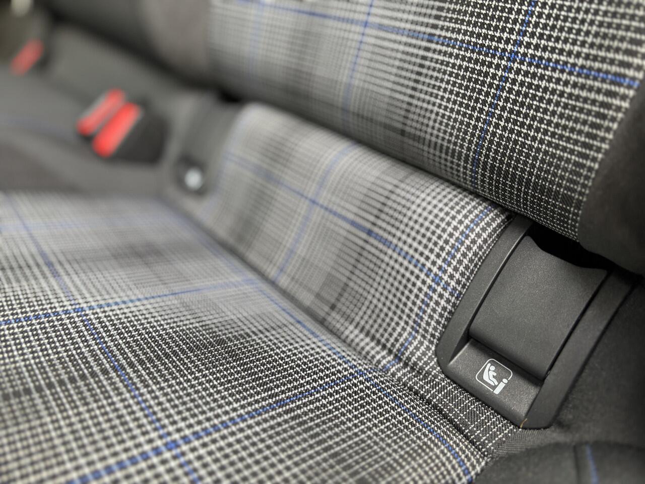 Volkswagen GOLF 1.4 eHybrid GTE December Actie van ¤26450 voor ¤25950 | 19'' Velgen | Stuur/Stoel verw | IQ.LIGHT |