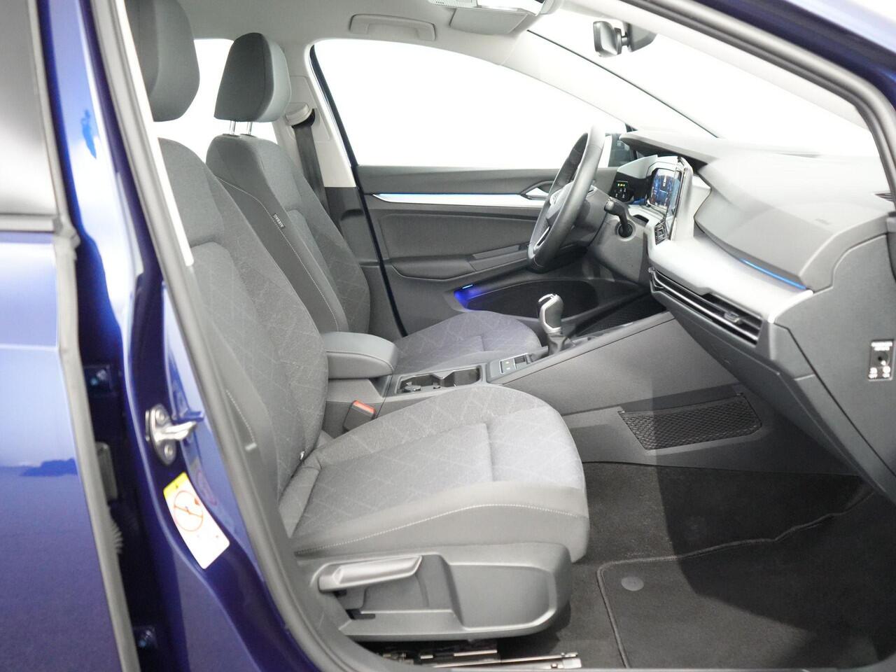 Volkswagen GOLF 1.5 TSI Life Business Carplay |