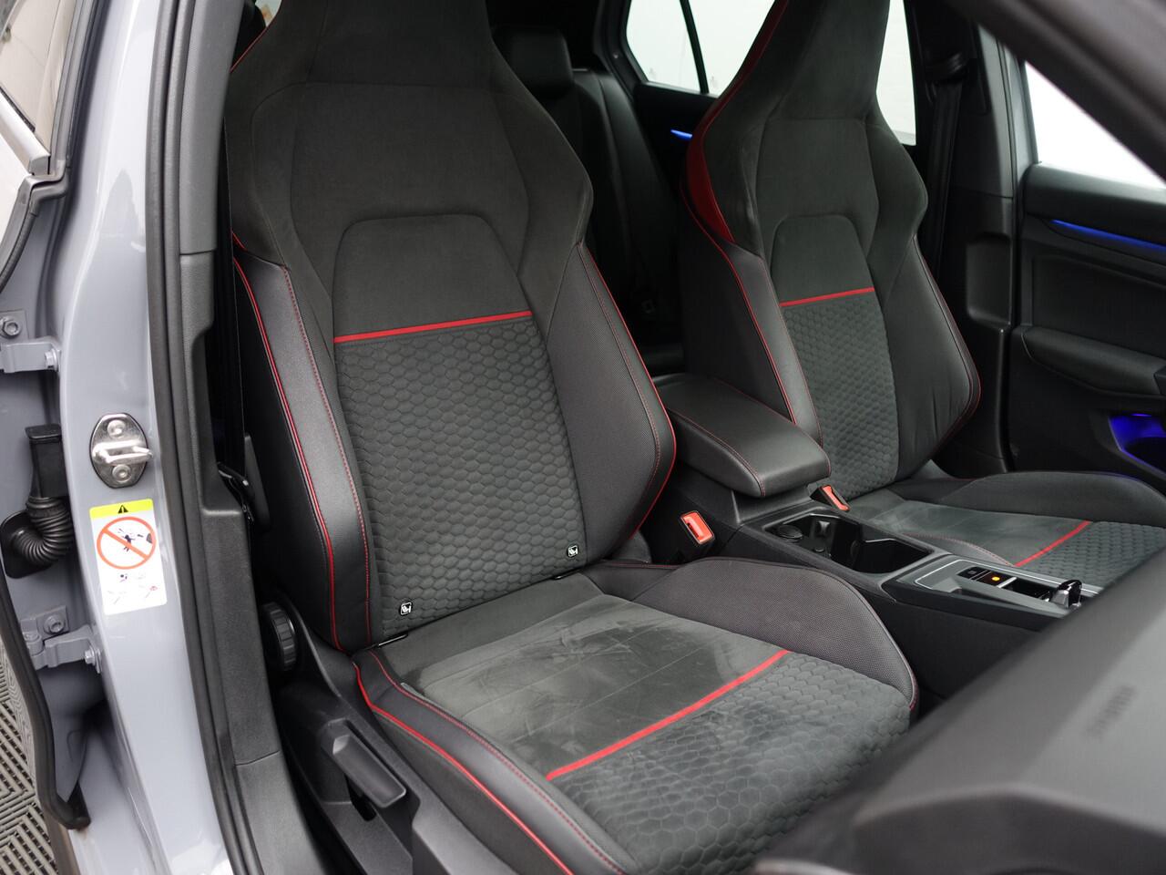 Volkswagen GOLF 2.0 TSI GTI Clubsport Aut- Panoramadak, Harman Kardon, Sfeerverlichting, Stuur/Stoelverwarming, Xenon Led Matrix