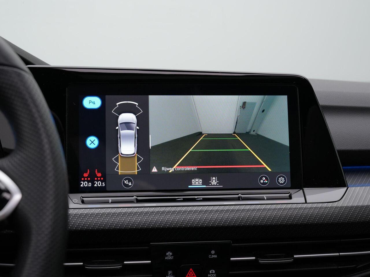 Volkswagen GOLF 1.5 eTSI 130 pk DSG R-Line Business | Panoramadak | IQ Light | Stuur-/stoelverwarming | Achteruitrijcamera