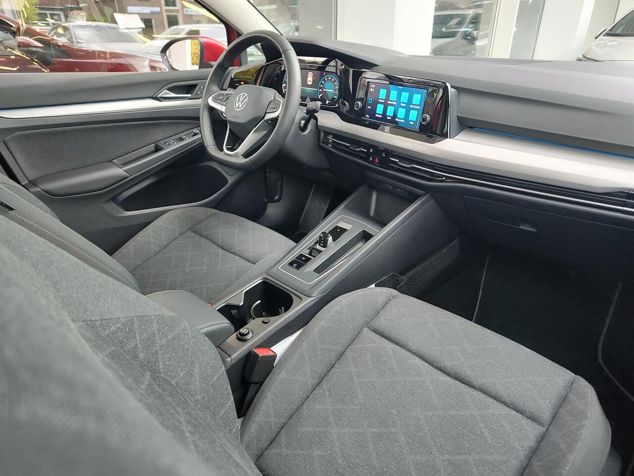 Volkswagen GOLF 1.0 eTSI LIFE AUTOMAAT nú een SUPERDEAL! | Virtual Cockpit | Carplay/Android