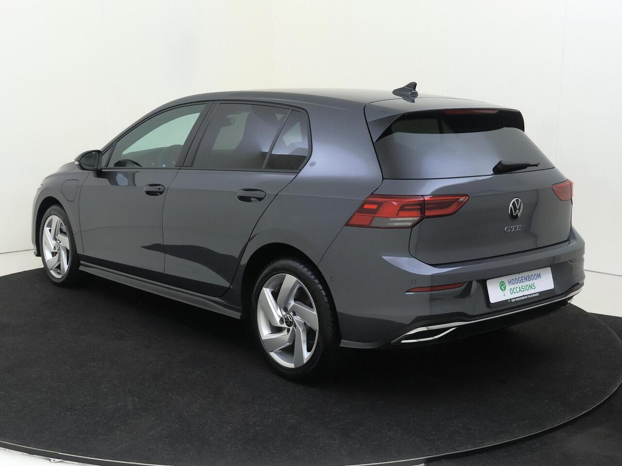 Volkswagen GOLF 1.4 eHybrid GTE | SoH 97% | Adaptieve cruise control | Achteruitrijcamera | Parkeerassistent | 3-zone airco | Dodehoek detectie | Keyless | Stoel- en stuurwielverwarming | Electronic climate control | CarPlay |