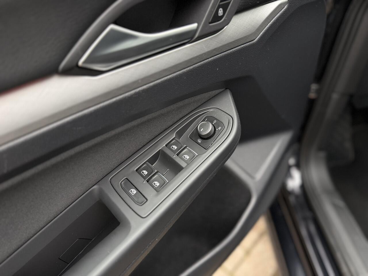 Volkswagen GOLF Variant 1.0 TSI Life | Trekhaak | Clima | ACC | LM Velgen | Navigatie | PDC V+A | Apple Carplay/Android Auto | RIJKLAARPRIJS INCL 12 MAANDEN GARANTIE EN BEURT