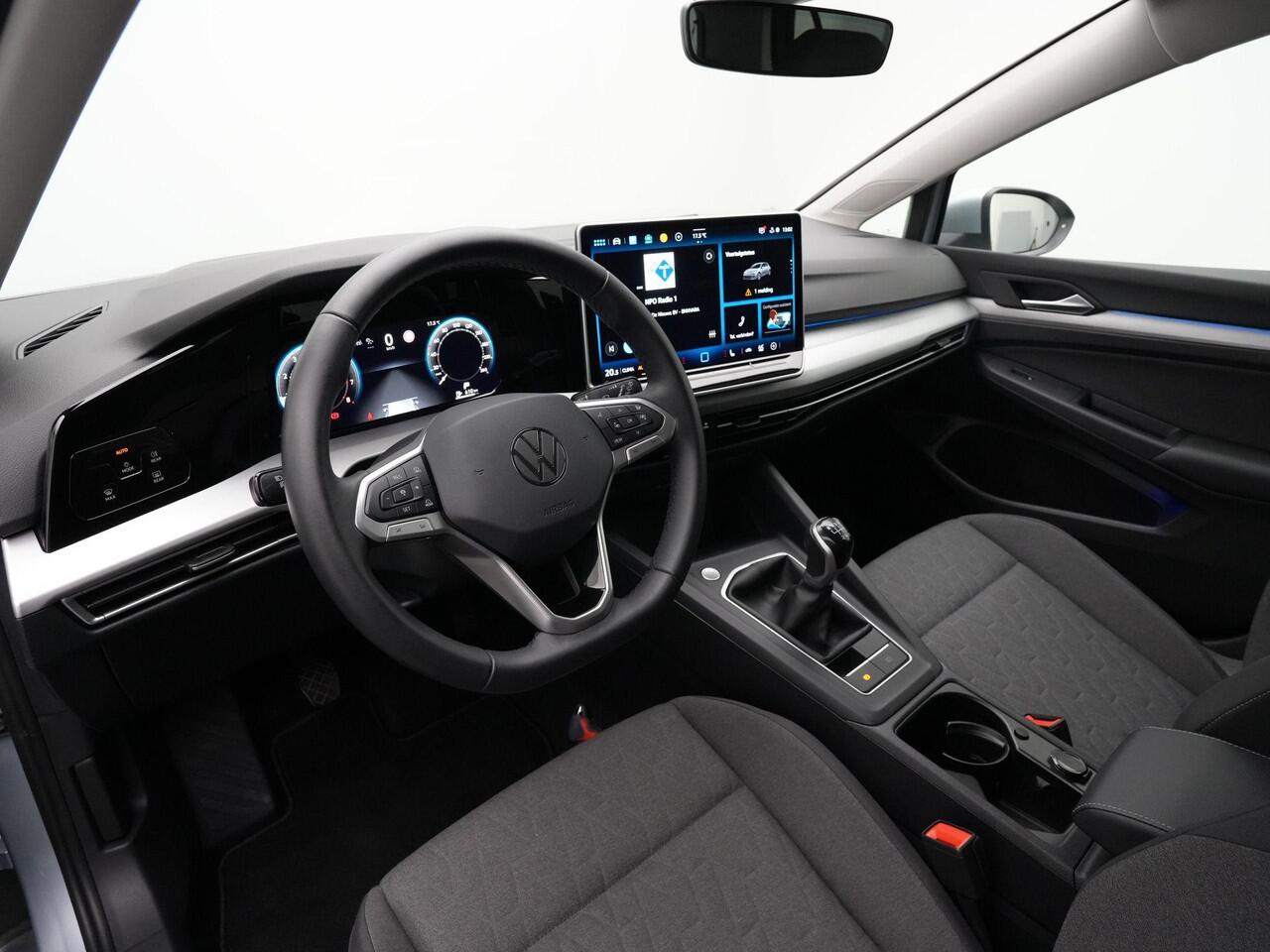 Volkswagen GOLF 1.5 TSI 115 pk Life Edition | Stuur-/stoelverwarming | Achteruitrijcamera | Adaptive Cruise | Keyless