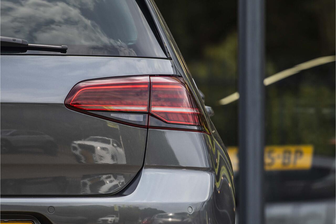 Volkswagen GOLF 1.5 TSI Highline Business R