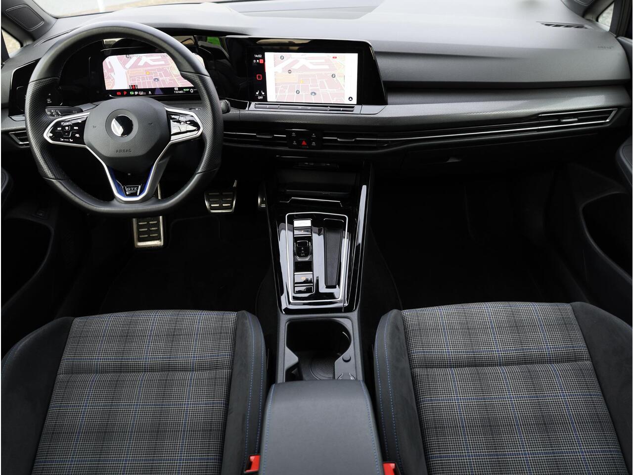 Volkswagen GOLF GTE 1.4 eHybrid 245PK | Head-up | Camera | IQ Light Matrix LED | Carplay/Android | 18"Inch |