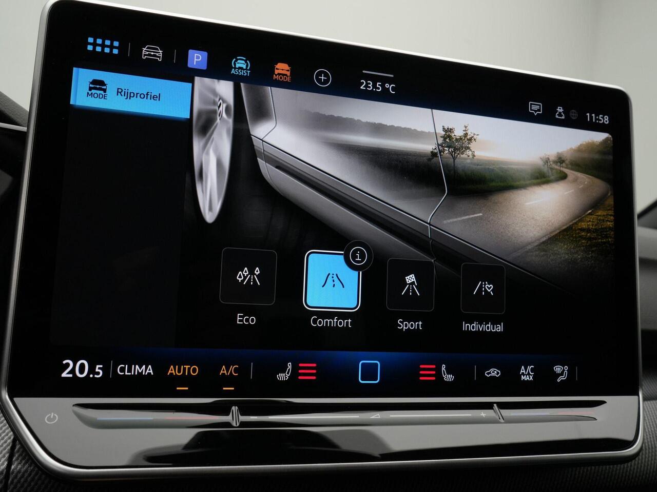 Volkswagen GOLF 1.5 eTSI 150 pk DSG R-Line Edition | Panoramadak | IQ Light | Head-up display | Sportstoelen | Stoel-/stuurverwarming | 18 inch