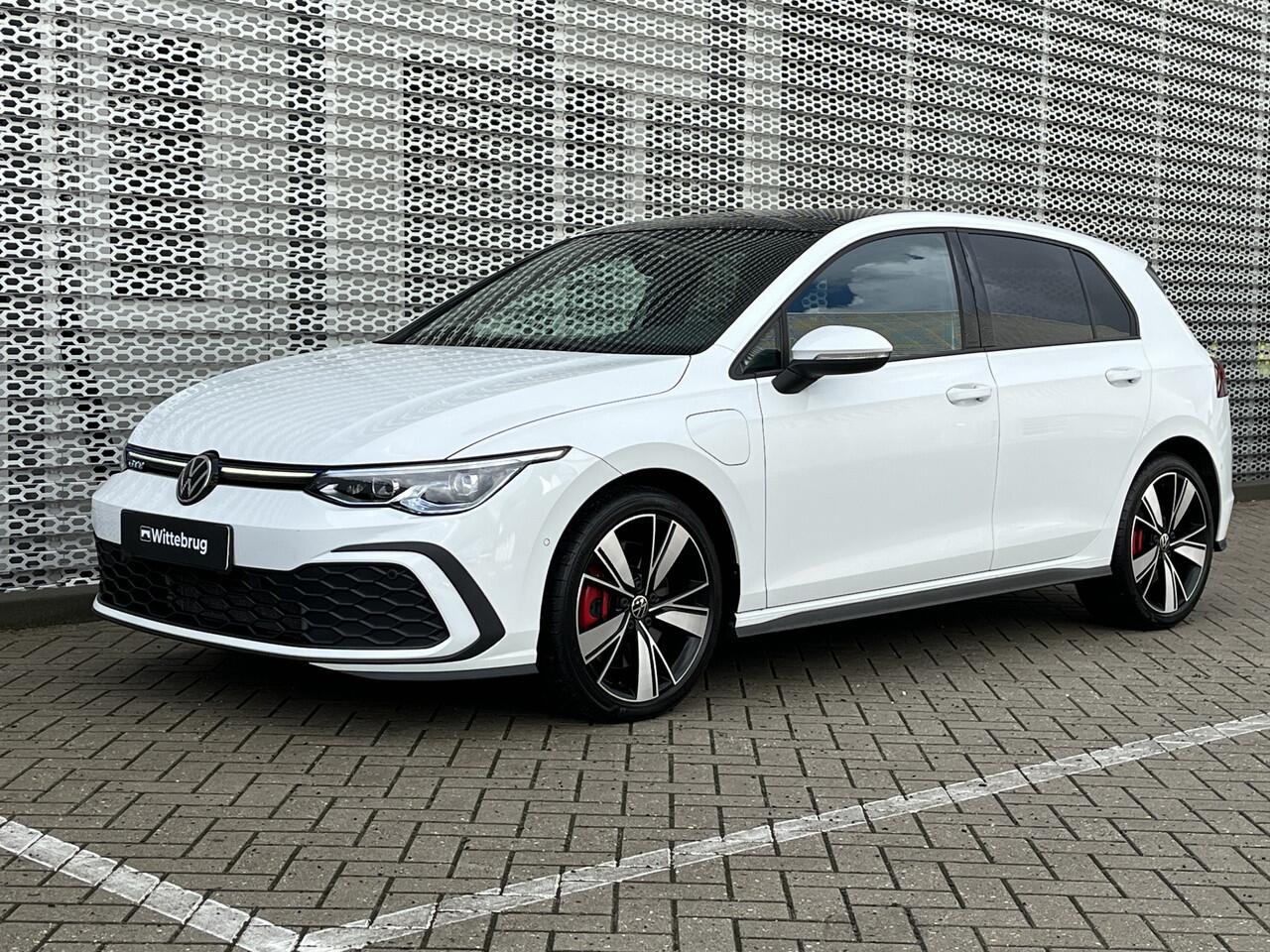 Volkswagen GOLF 1.4 eHybrid 245pk DSG GTE / Panoramadak / LED+ / Navigatie / Stuur & Stoelverwarming / Camera/ 18" LMV **