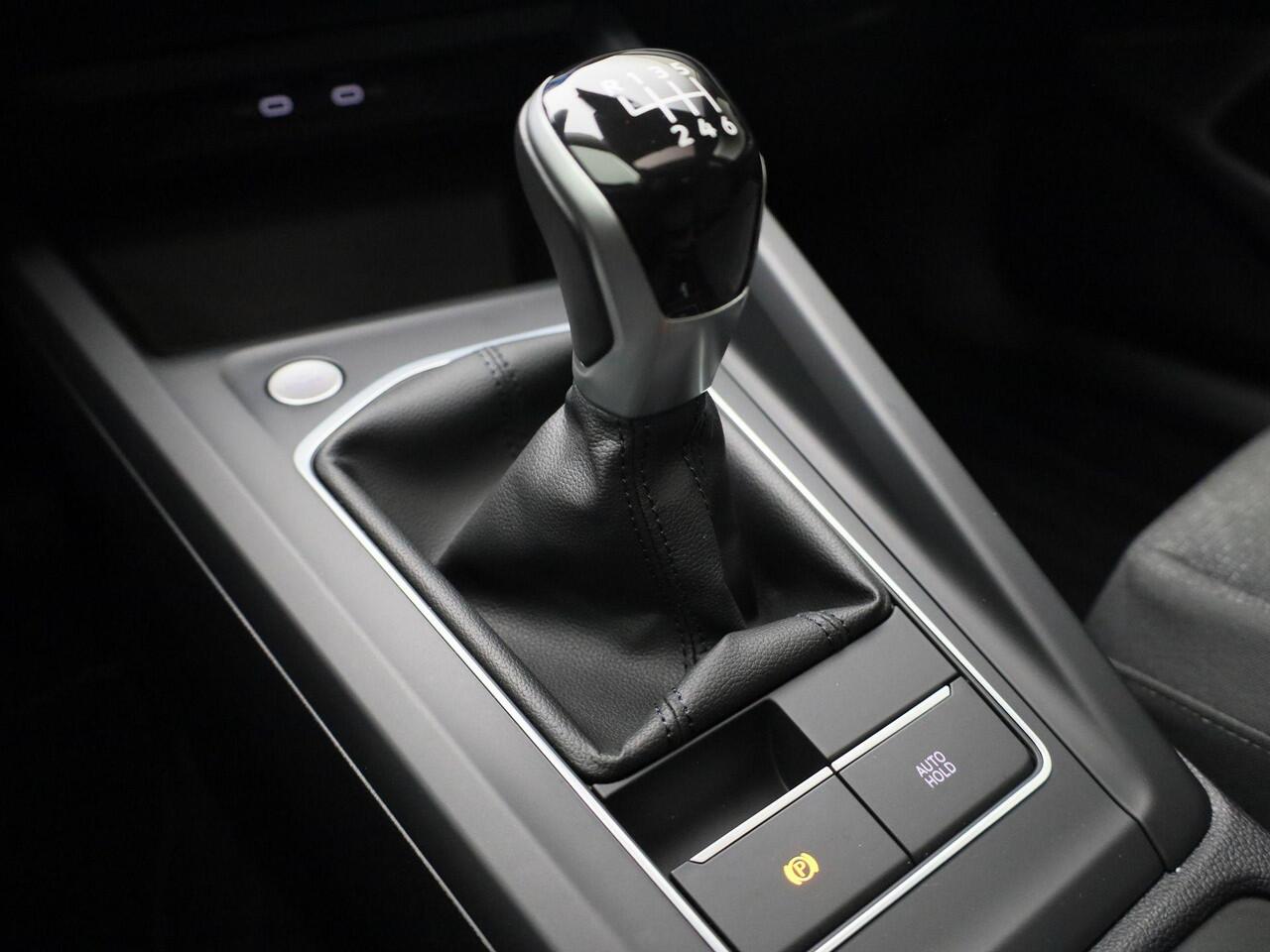 Volkswagen GOLF 1.0TSI/110PK Life · Panoramadak · Navigatie · Apple/Android · Garantie t/m 08-02-2029 of 100000km