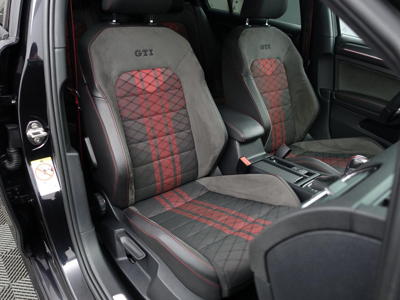 Volkswagen GOLF 2.0 TSI GTI TCR Aut- Panoramadak, Xenon Led Matrix, Dynamic Select, Keyless, Sfeerverlichting, Ada Cruise