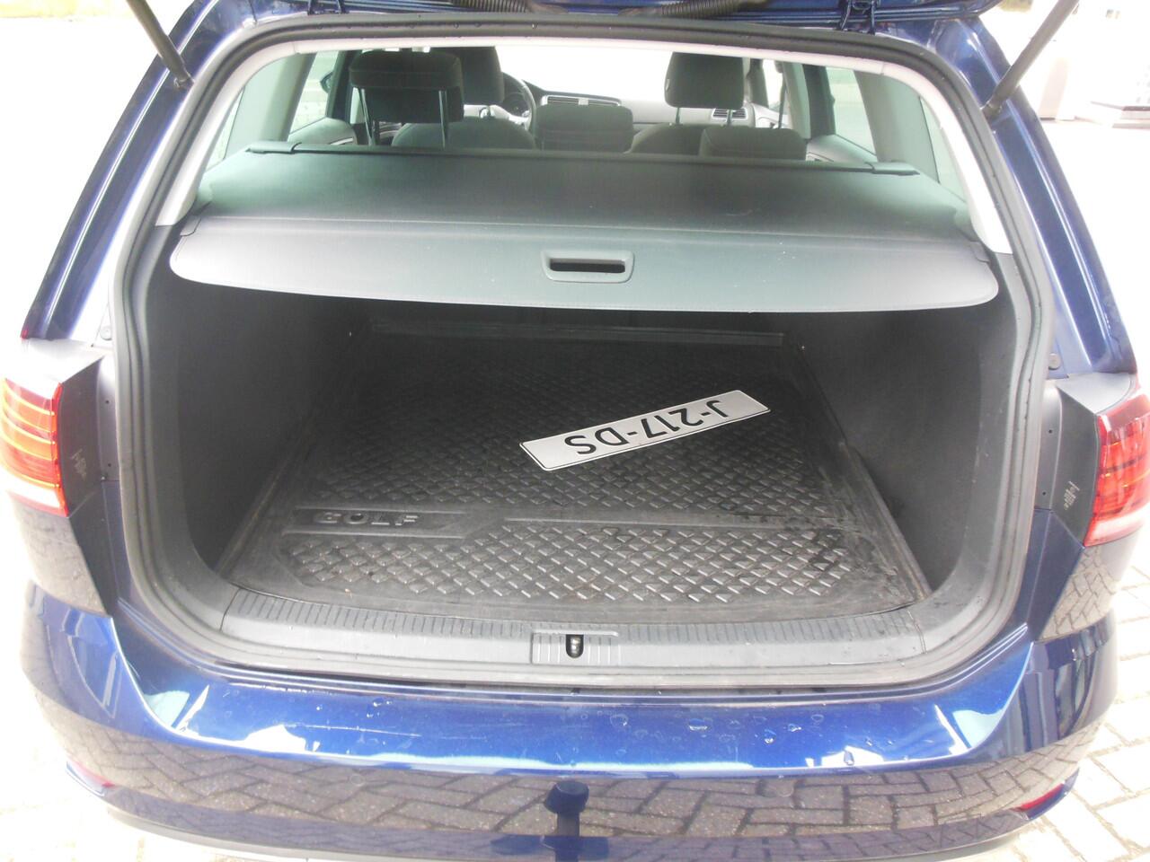 Volkswagen GOLF Variant 1.5 TSI Comfortline Business Staat in De Krim