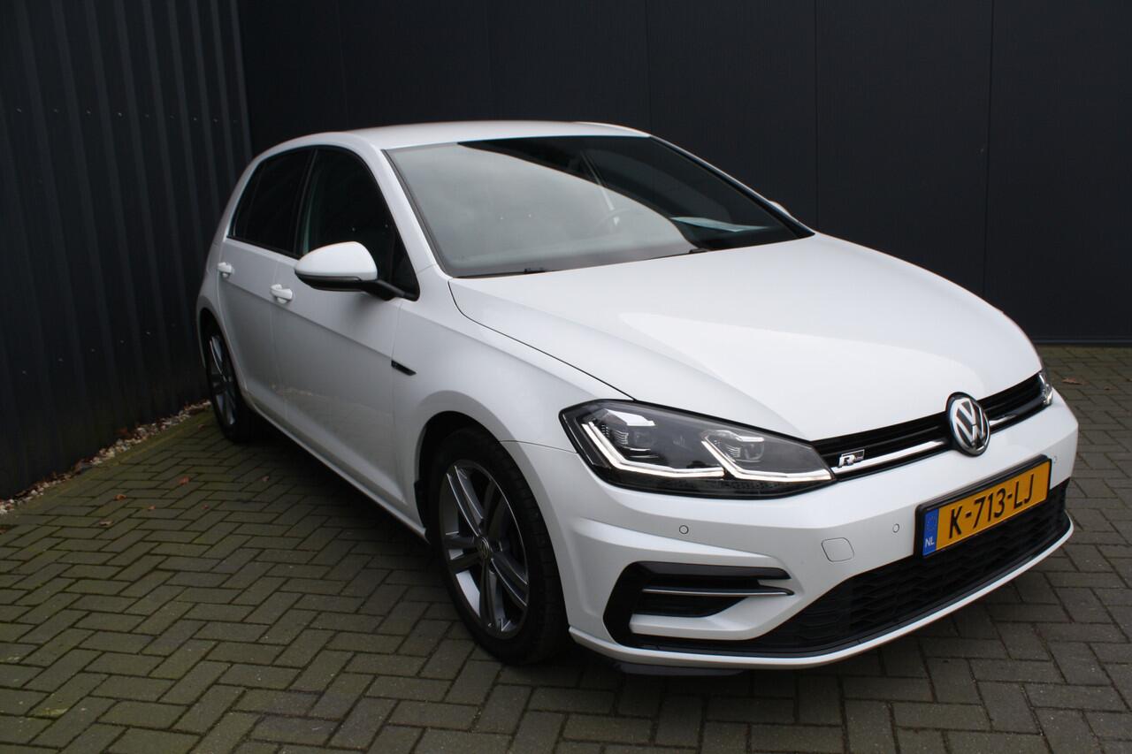 Volkswagen GOLF 1.5 TSI Highline Business R - AUTOMAAT - NAVIGATIE - PDC - VIRTUAL COCKPIT - KEYLESS