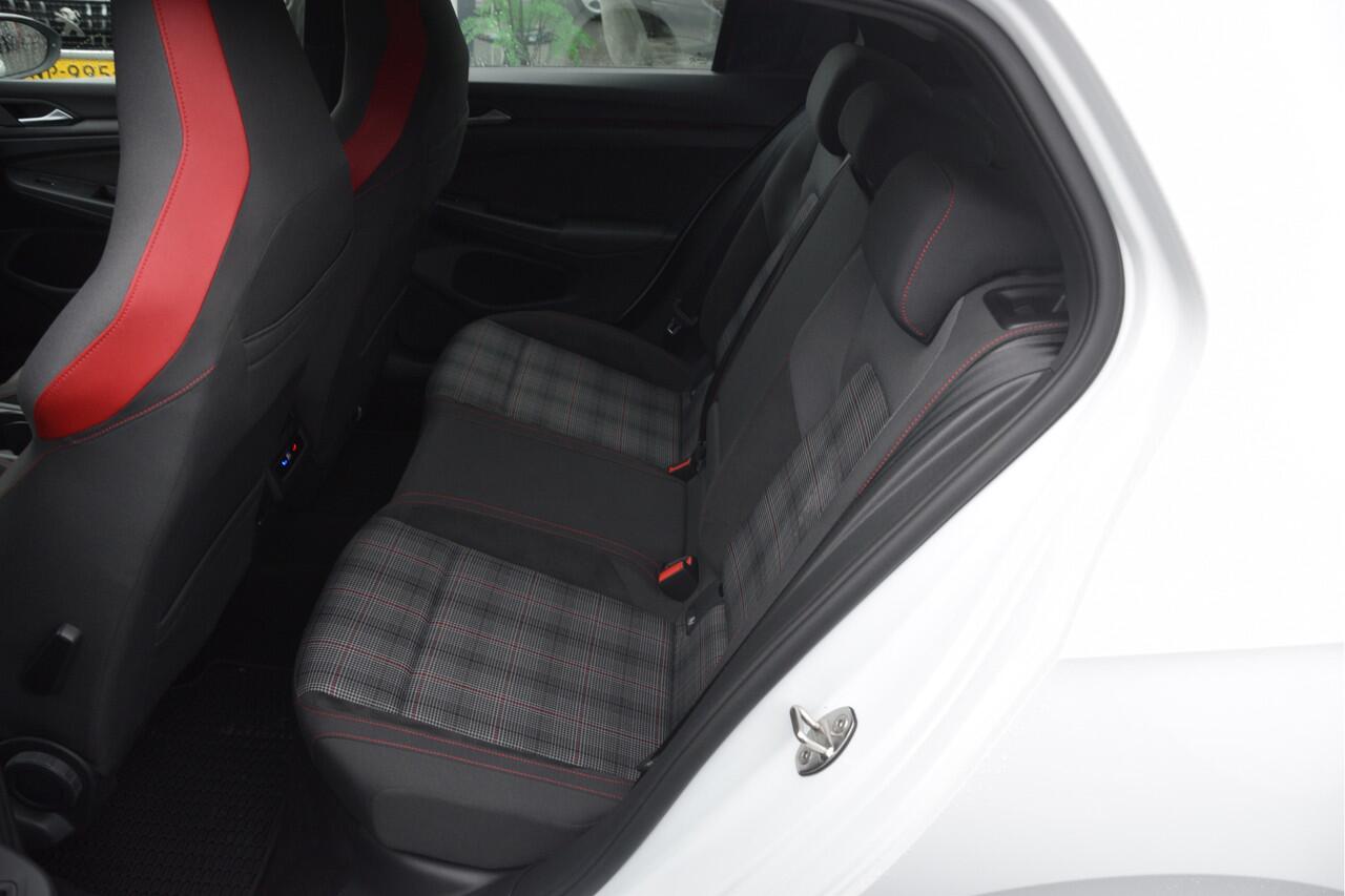 Volkswagen GOLF 2.0 TSI GTI LED | Carplay | DAB | Keyless | PDC