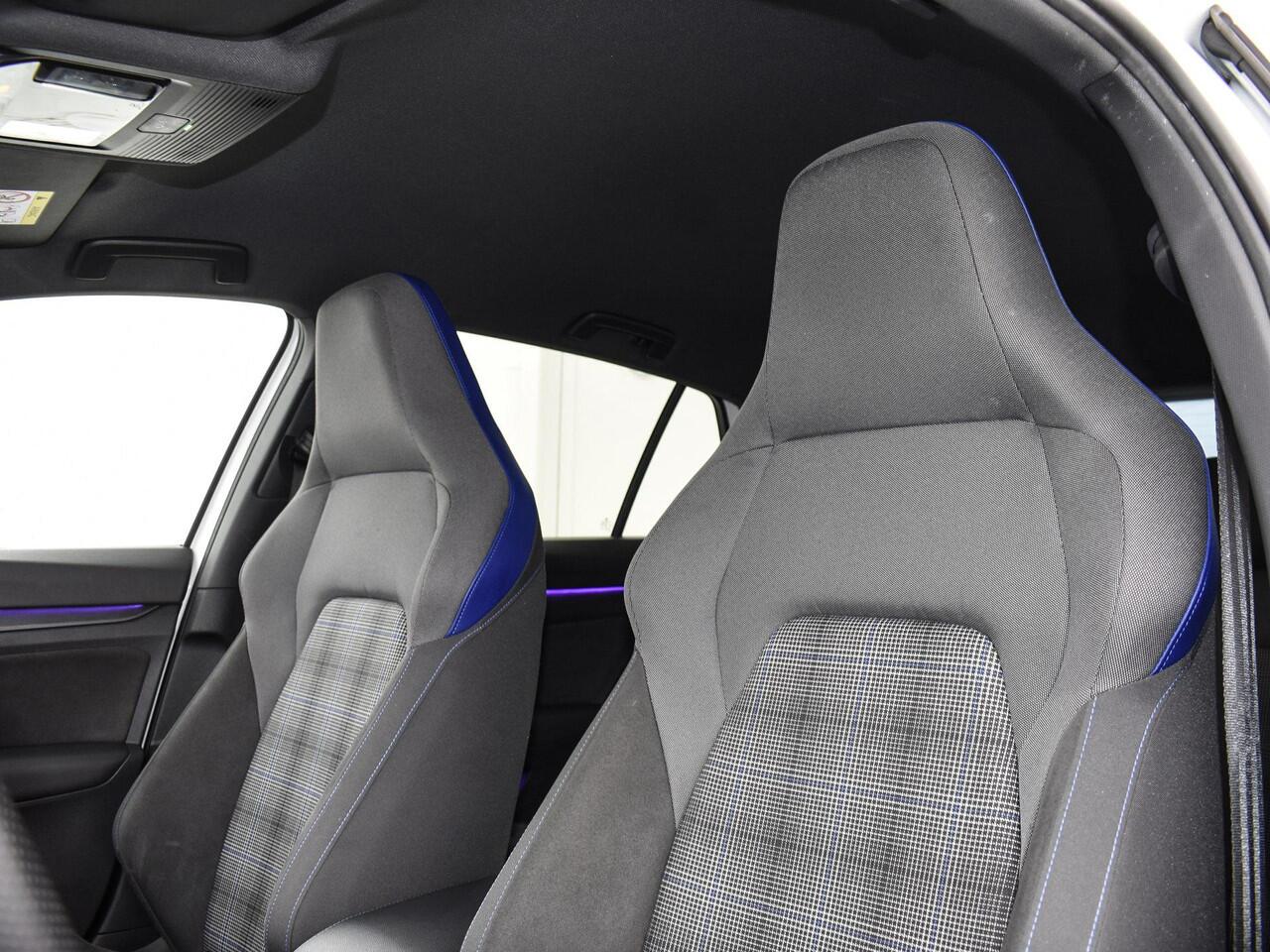 Volkswagen GOLF 1.4 245pk eHybrid GTE · Apple/Android Car Play · Navigatie · Sfeerverlichting · P-Sensoren · 17'' Inch · Garantie t/m 20-01-2027 of 100.000km